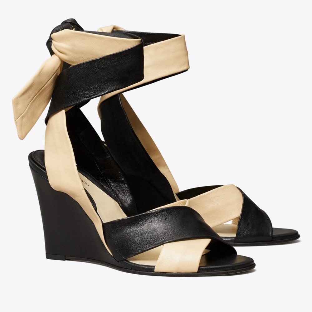 Tory Burch Wrap Up Wedge Patent in Perfect Black/Marzapanne | US 8